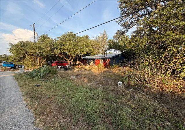 Photo 4 of Single family home for sale at 8207 Williamson Crk Dr, Austin, TX 78736 | MLS# 2618672 | Listing updated on 2026-09-29