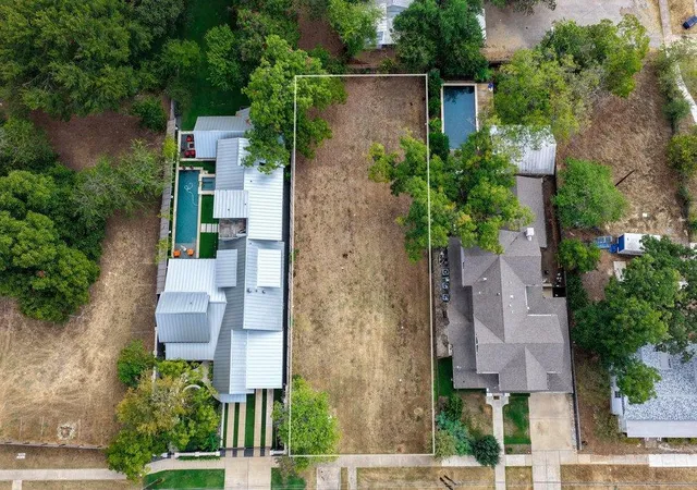 Photo 3 of Land for sale at 1173 San Bernard St, Austin, TX 78702 | MLS# 1509565 | Listing updated on 2026-09-27