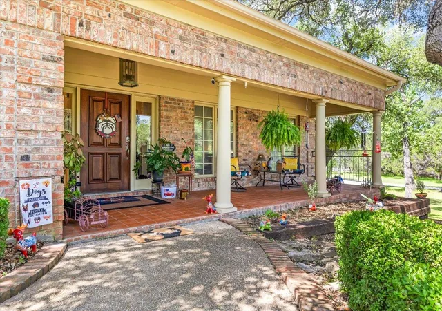 Photo 3 of Single family home for sale at 50 Brookmeadow Dr, Wimberley, TX 78676 | MLS# 5156141 | Listing updated on 2026-09-27