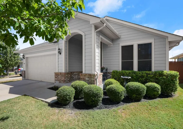 Photo 2 of Single family home for sale at 285 Bridgestone Way, Buda, TX 78610 | MLS# 6901966 | Listing updated on 2026-10-06