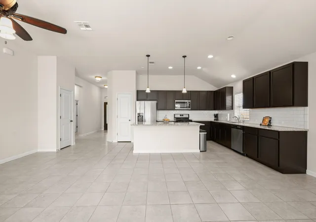 Photo 4 of Single family home for sale at 285 Bridgestone Way, Buda, TX 78610 | MLS# 6901966 | Listing updated on 2026-10-06