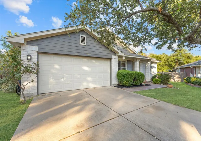 Photo 2 of Single family home for sale at 1022 Balanced Rock Pl, Round Rock, TX 78681 | MLS# 4873619 | Listing updated on 2026-10-01