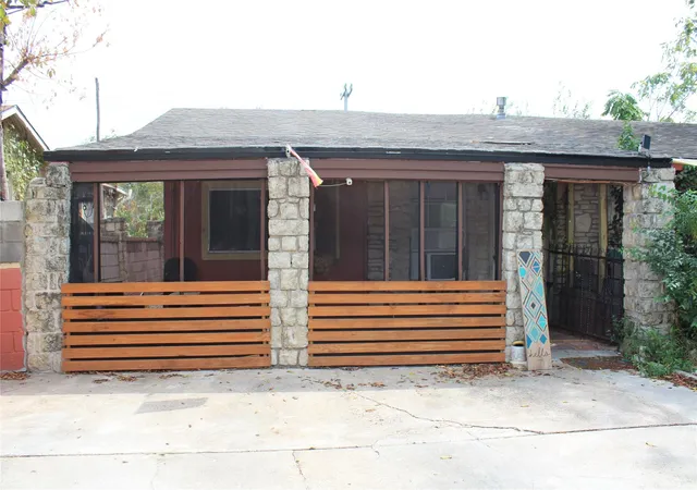 Photo 3 of Single family home for sale at 1113 Ebert Ave, Austin, TX 78721 | MLS# 4564741 | Listing updated on 2026-09-30