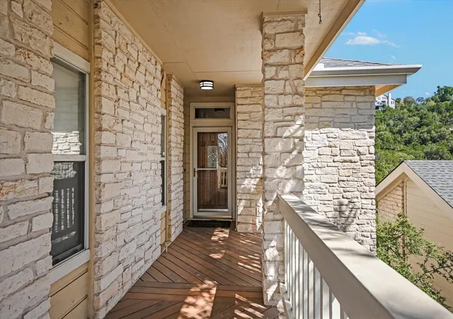 Photo 4 of Single family home for sale at 6911 Cat Crk Run, Austin, TX 78731 | MLS# 9859266 | Listing updated on 2026-10-12