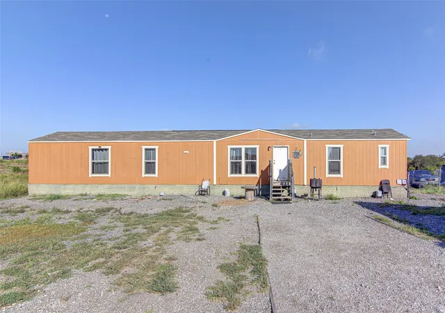 Photo 3 of Manufactured home for sale at 469 Rancho Linda Dr, Lockhart, TX 78644 | MLS# 2499265 | Listing updated on 2026-10-02