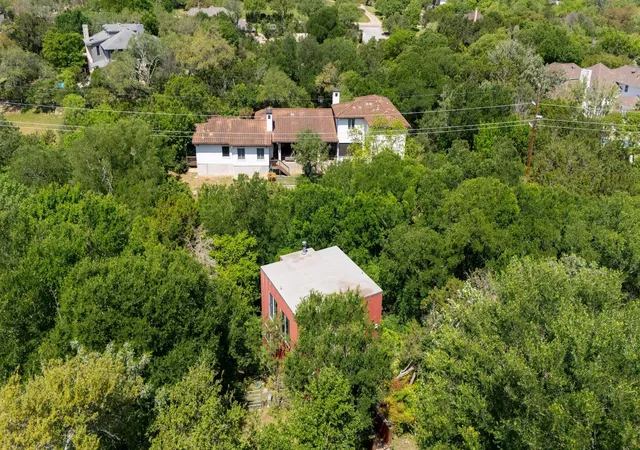 Photo 2 of Land for sale at 20 N Peak Rd, West Lake Hills, TX 78746 | MLS# 4422385 | Listing updated on 2026-10-03