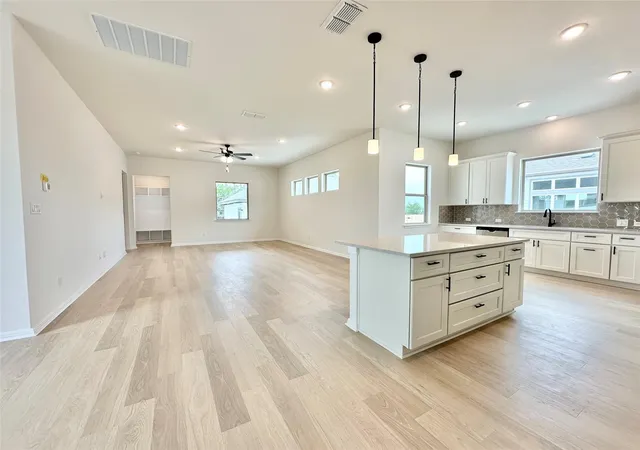 Photo 3 of Single family home for sale at 580 Treadwell Ln, Kyle, TX 78640 | MLS# 5730732 | Listing updated on 2026-09-29