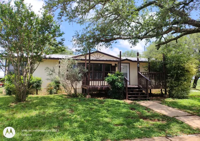 Single family home for sale at 601 E Austin St, Llano, TX 78643 | MLS# 3076715