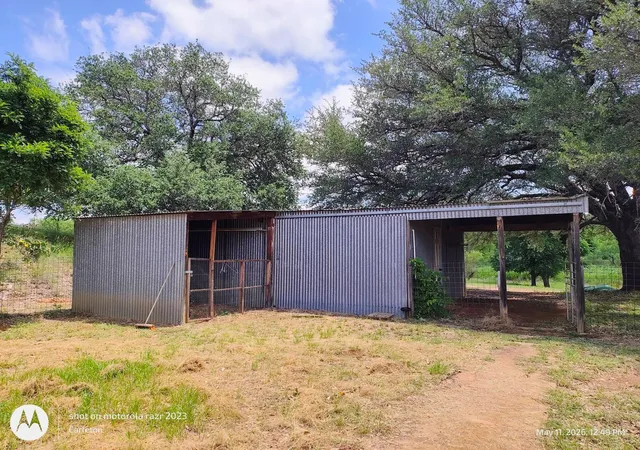 Photo 2 of Single family home for sale at 601 E Austin St, Llano, TX 78643 | MLS# 3076715 | Listing updated on 2026-09-29