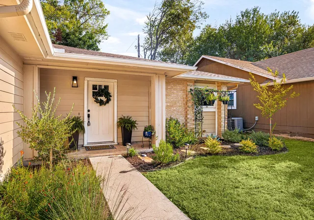 Photo 2 of Single family home for sale at 9725 Meadowheath Dr, Austin, TX 78729 | MLS# 8752634 | Listing updated on 2026-10-29