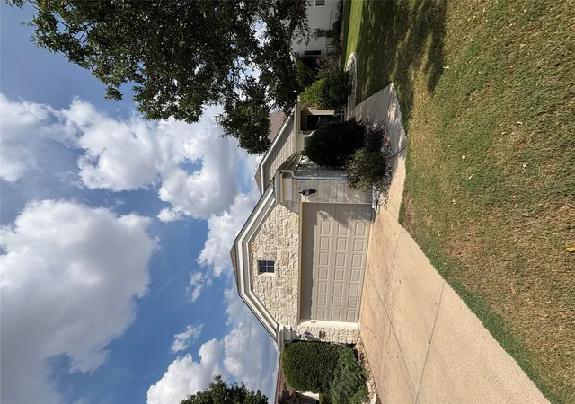 Photo 4 of Single family home for sale at 218 Monument Hl Trl, Georgetown, TX 78633 | MLS# 4055683 | Listing updated on 2026-10-06