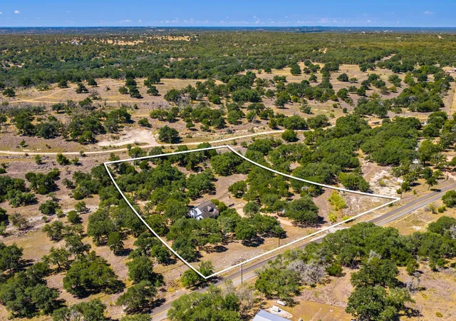 Photo 1 of House for sale at 3498 Grape Crk Rd, Fredericksburg, TX 78624 | MLS# 3911093 | Listing updated on 2026-10-01