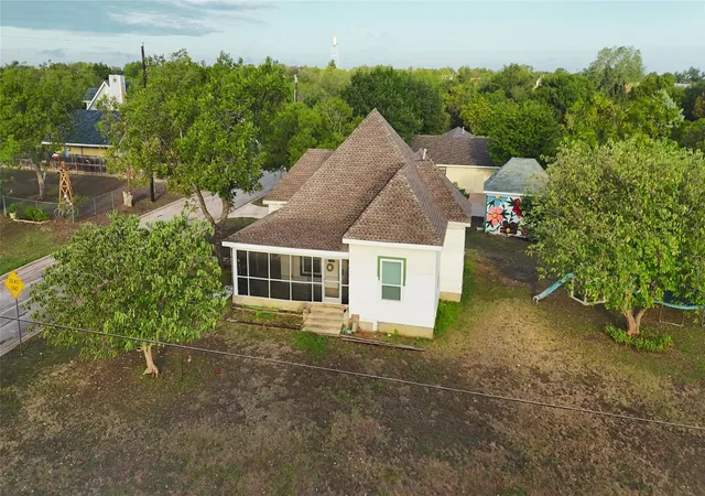 Photo 3 of Single family home for sale at 202 Willow St, Pflugerville, TX 78660 | MLS# 2826249 | Listing updated on 2026-10-09