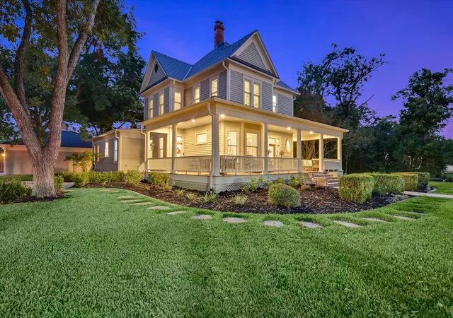 Photo 3 of Single family home for sale at 908 E University Ave, Georgetown, TX 78626 | MLS# 6599124 | Listing updated on 2026-10-27