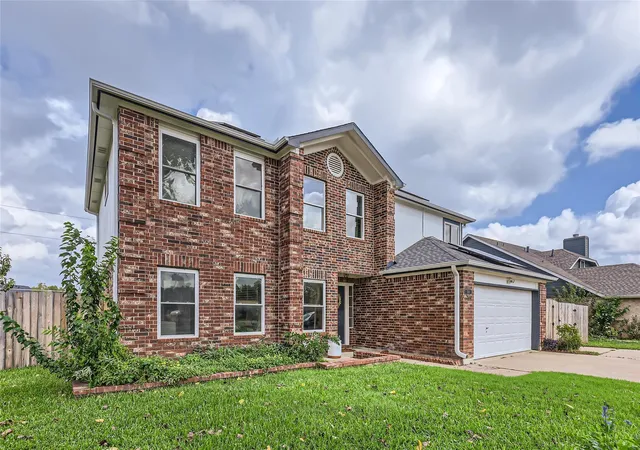 Photo 1 of Single family home for sale at 500 Hawthorne Ln, Round Rock, TX 78664 | MLS# 5645074 | Listing updated on 2026-10-02