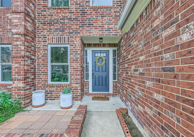 Photo 2 of Single family home for sale at 500 Hawthorne Ln, Round Rock, TX 78664 | MLS# 5645074 | Listing updated on 2026-10-02