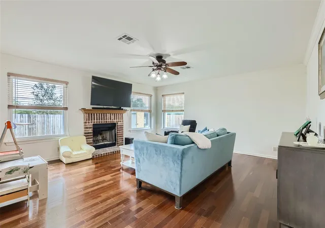 Photo 3 of Single family home for sale at 500 Hawthorne Ln, Round Rock, TX 78664 | MLS# 5645074 | Listing updated on 2026-10-02