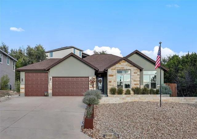 Photo 2 of Single family home for sale at 401 Valley Hl Dr, Lago Vista, TX 78645 | MLS# 6084438 | Listing updated on 2026-10-24