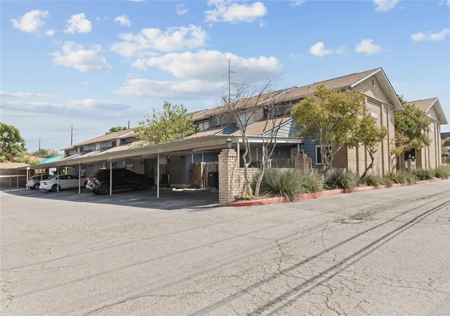 Photo 2 of Condo for sale at 818 Banister Ln #818, Austin, TX 78704 | MLS# 7855592 | Listing updated on 2026-10-03