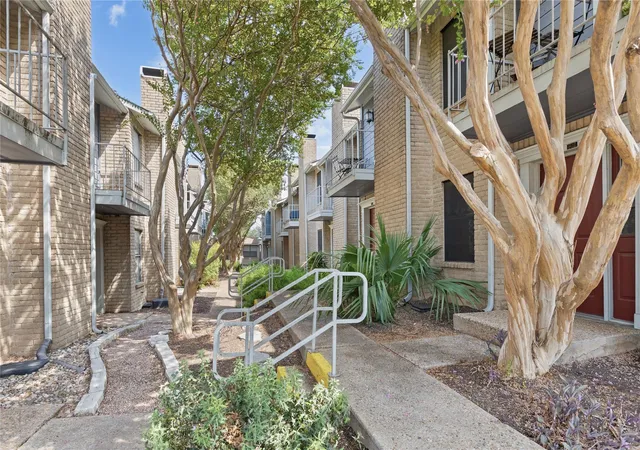 Photo 3 of Condo for sale at 818 Banister Ln #818, Austin, TX 78704 | MLS# 7855592 | Listing updated on 2026-10-03
