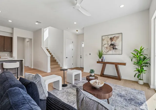 Photo 4 of Condo for sale at 5610 Hudson St #1, Austin, TX 78721 | MLS# 8213957 | Listing updated on 2026-10-03