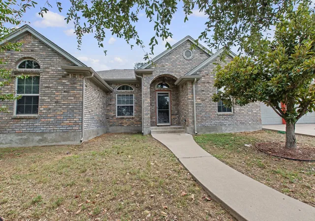 Photo 2 of Single family home for sale at 150 Chesterfield Dr, Kingsland, TX 78639 | MLS# 3210964 | Listing updated on 2026-10-07