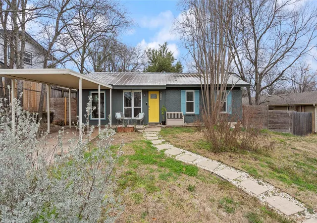 Photo 2 of Single family home for sale at 3004 Burning Oak Dr, Austin, TX 78704 | MLS# 5143927 | Listing updated on 2026-10-05