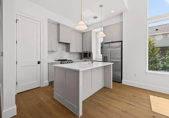 Photo 1 of Single family home for sale at 1410 Perez St #1, Austin, TX 78721 | MLS# 3609111 | Listing updated on 2026-09-30