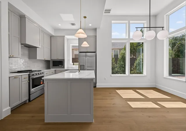 Photo 2 of Single family home for sale at 1410 Perez St #1, Austin, TX 78721 | MLS# 3609111 | Listing updated on 2026-09-30