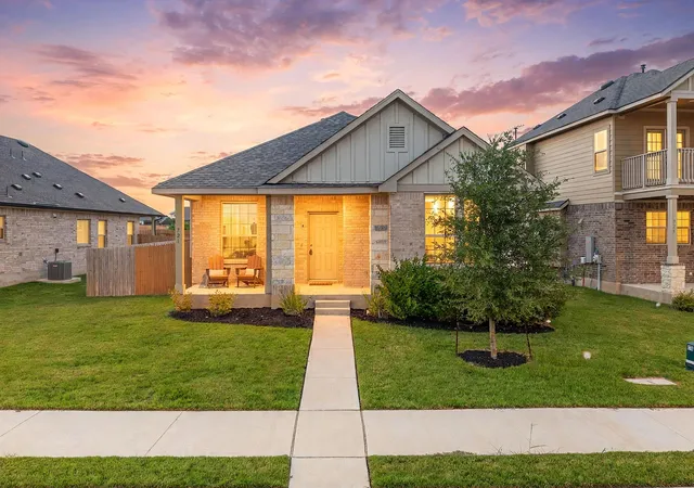 Photo 2 of Single family home for sale at 721 Paddock Ln, Georgetown, TX 78626 | MLS# 1990414 | Listing updated on 2026-10-10