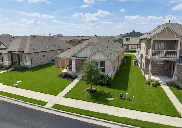 Photo 4 of Single family home for sale at 721 Paddock Ln, Georgetown, TX 78626 | MLS# 1990414 | Listing updated on 2026-10-10