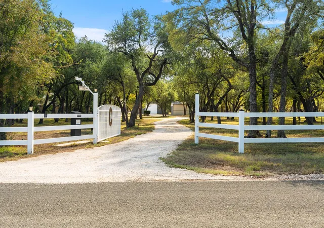 Photo 2 of Single family home for sale at 30309 Live Oak Trl, Georgetown, TX 78633 | MLS# 3986242 | Listing updated on 2026-10-09