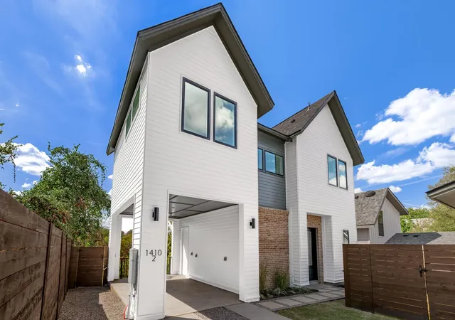 Single family home for sale at 1410 Perez St #2, Austin, TX 78721 | MLS# 3857823 | Listing updated on 2026-09-30