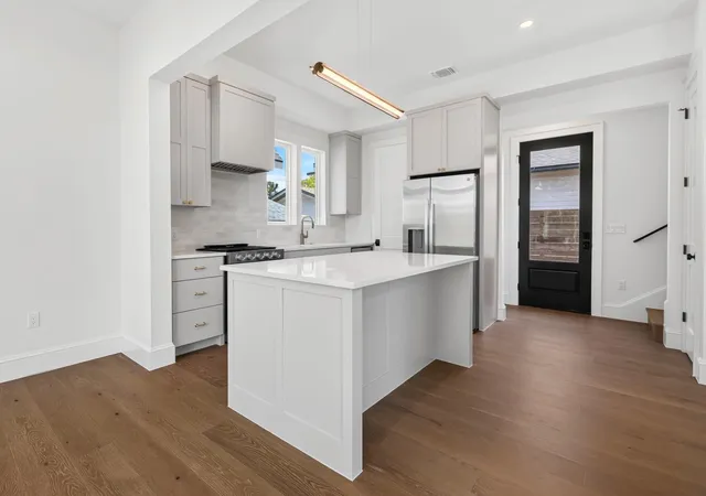 Photo 2 of Single family home for sale at 1410 Perez St #2, Austin, TX 78721 | MLS# 3857823 | Listing updated on 2026-09-30