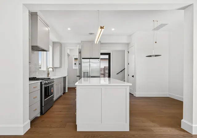 Photo 3 of Single family home for sale at 1410 Perez St #2, Austin, TX 78721 | MLS# 3857823 | Listing updated on 2026-09-30