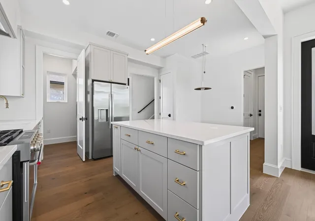 Photo 4 of Single family home for sale at 1410 Perez St #2, Austin, TX 78721 | MLS# 3857823 | Listing updated on 2026-09-30