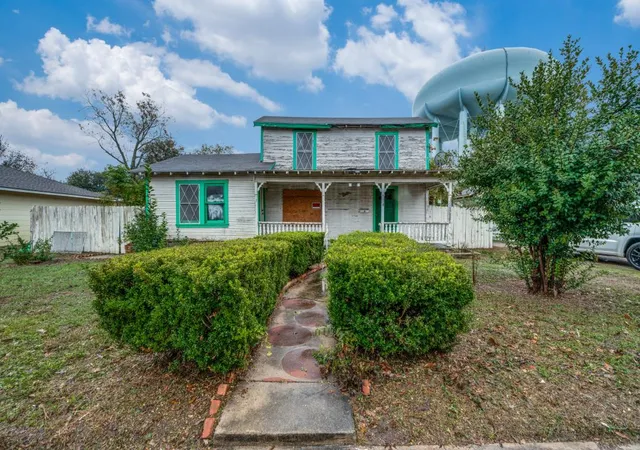 Photo 3 of Single family home for sale at 2430 Steves Ave, San Antonio, TX 78210 | MLS# 5989957 | Listing updated on 2026-10-10