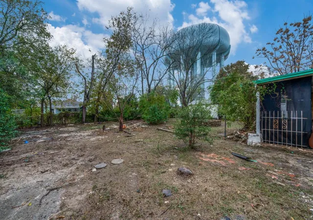 Photo 4 of Single family home for sale at 2430 Steves Ave, San Antonio, TX 78210 | MLS# 5989957 | Listing updated on 2026-10-10
