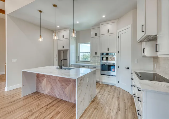 Photo 3 of Single family home for sale at 120 Golden Harvest, Horseshoe Bay, TX 78657 | MLS# 5089571 | Listing updated on 2026-09-30