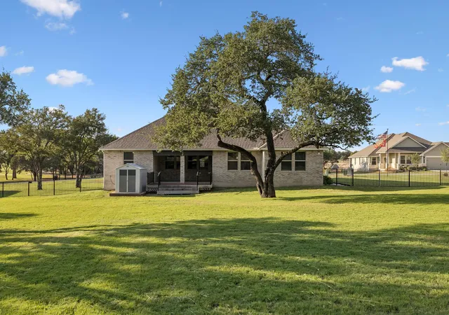 Photo 3 of Single family home for sale at 192 Tom Kite Dr, Burnet, TX 78611 | MLS# 1999002 | Listing updated on 2026-10-02
