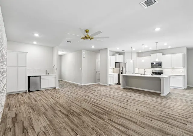 Photo 4 of Single family home for sale at 192 Tom Kite Dr, Burnet, TX 78611 | MLS# 1999002 | Listing updated on 2026-10-02