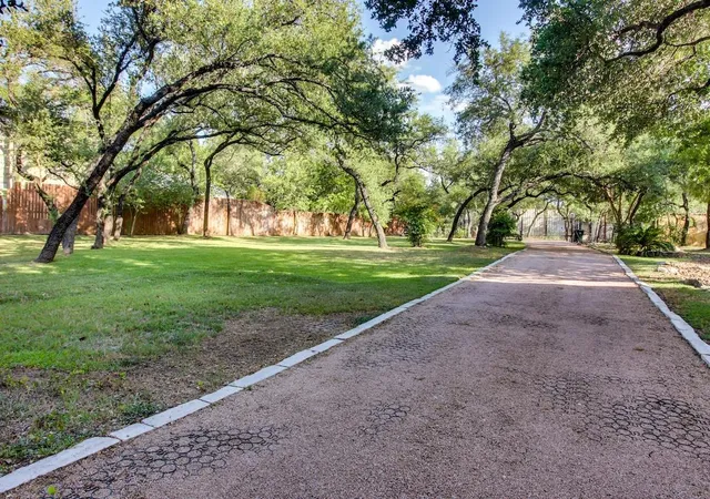 Photo 3 of Single family home for sale at 5520 W Beach Cir, Austin, TX 78734 | MLS# 8670755 | Listing updated on 2026-09-30