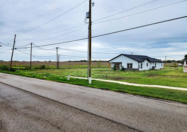 Photo 4 of Land for sale at 1411 Old Thorndale Rd, Taylor, TX 76574 | MLS# 1799429 | Listing updated on 2026-09-29