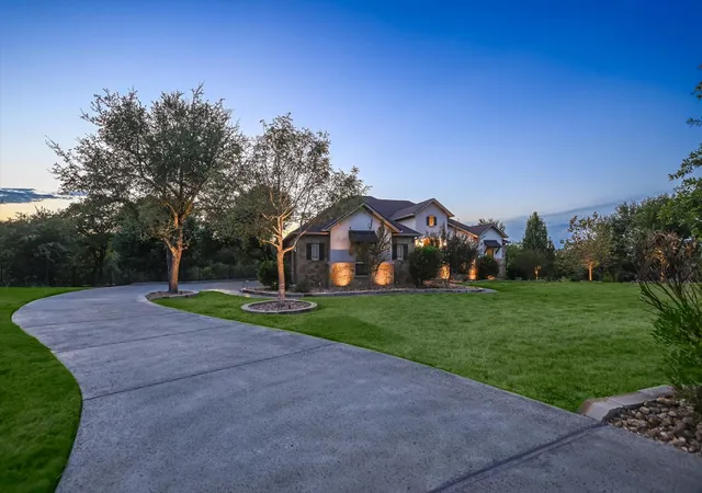 Photo 4 of Single family home for sale at 3705 Juniper Rim Rd, Leander, TX 78641 | MLS# 1860878 | Listing updated on 2026-10-02
