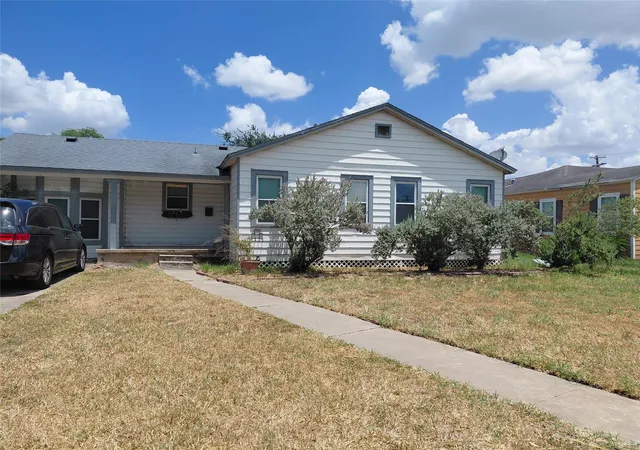 Photo 1 of Single family home for sale at 808 W Lee Ave, Kingsville, TX 78363 | MLS# 8923413 | Listing updated on 2026-10-13