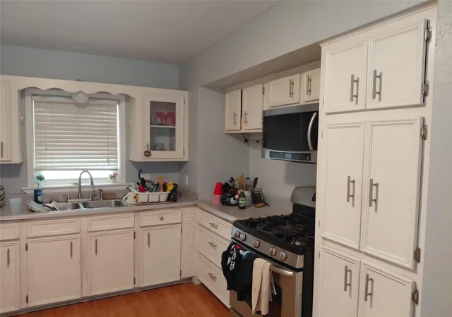 Photo 3 of Single family home for sale at 808 W Lee Ave, Kingsville, TX 78363 | MLS# 8923413 | Listing updated on 2026-10-13