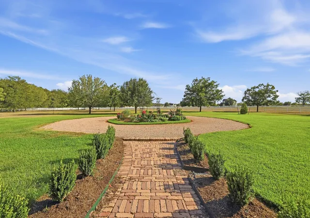 Photo 3 of Single family home for sale at 450 Colorado Dr, Cedar Creek, TX 78612 | MLS# 2079986 | Listing updated on 2026-10-08