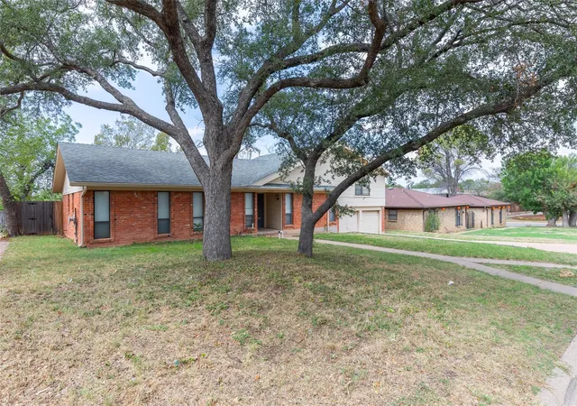 Photo 1 of Single family home for sale at 926 Harrison Ave, Abilene, TX 79601 | MLS# 1934132 | Listing updated on 2026-10-25