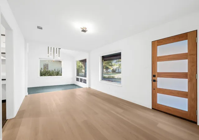 Photo 4 of Single family home for sale at 5348 Westminster Dr, Austin, TX 78723 | MLS# 7793938 | Listing updated on 2026-10-10