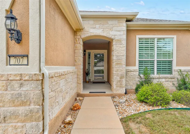 Photo 3 of Single family home for sale at 707 Apache Mountain Ln, Georgetown, TX 78633 | MLS# 3301620 | Listing updated on 2026-10-27
